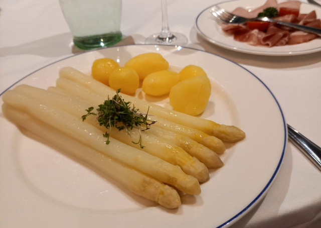 U-Stammtisch Juni = Spargelzeit